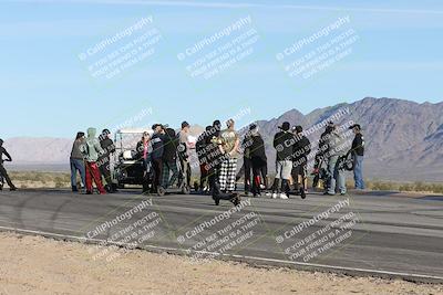 media/Jan-15-2026-Racers Edge (Thu) [[dfebeb70ab]]/1-Around the Pits-Track Walk/